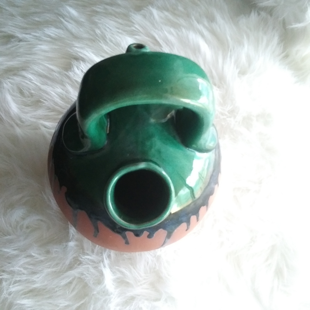 Glazed water jug